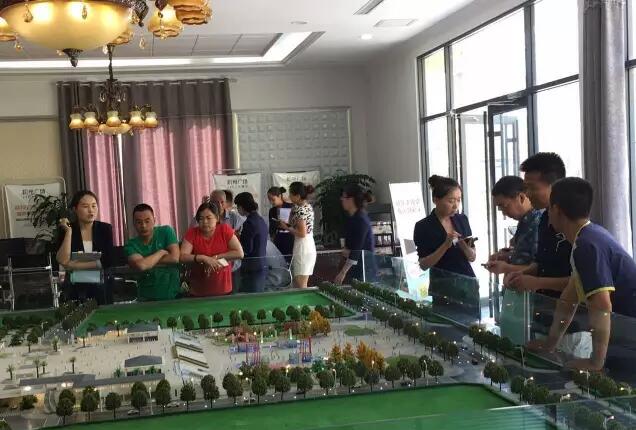 福利來啦！階州廣場很！熱！鬧！