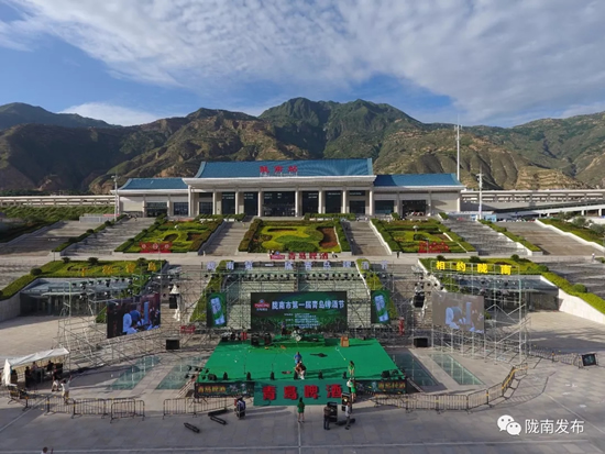 好嗨喲！隴南第一屆青島啤酒節(jié)開幕啦，為期8天