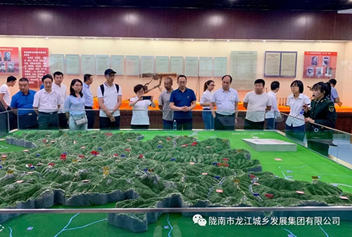 市龍江城鄉(xiāng)發(fā)展集團(tuán)黨委開(kāi)展“不忘初心、牢記使命”紀(jì)念建黨98周年主題黨日活動(dòng)